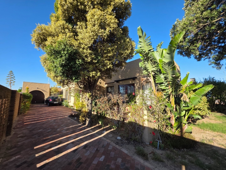 4 Bedroom Property for Sale in Firgrove Western Cape